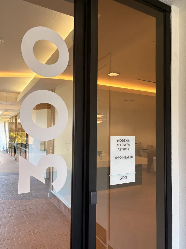 Entrance to the Modena Health Solana Beach office.